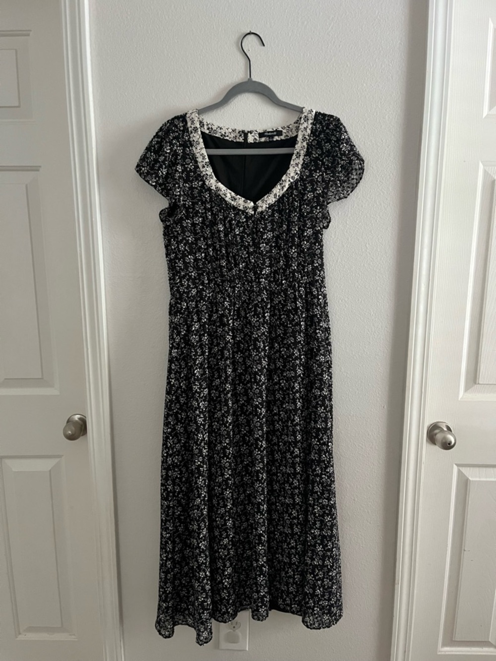 Feminine Black and White Floral Midi Madewell Dress